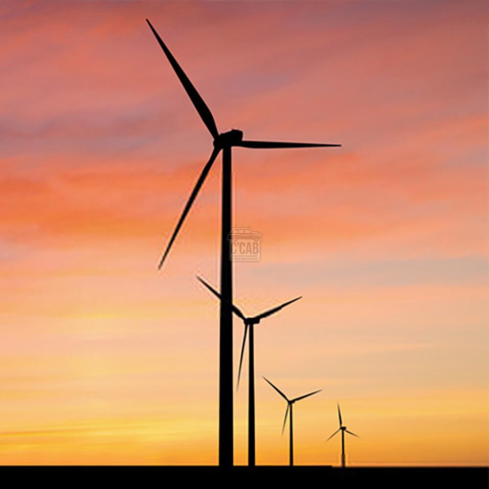 éoliennes sur soleil couchant